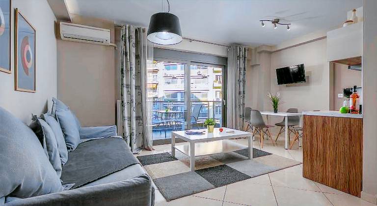 Apartment with patio | Close to Hagia Sophia in Thessaloniki