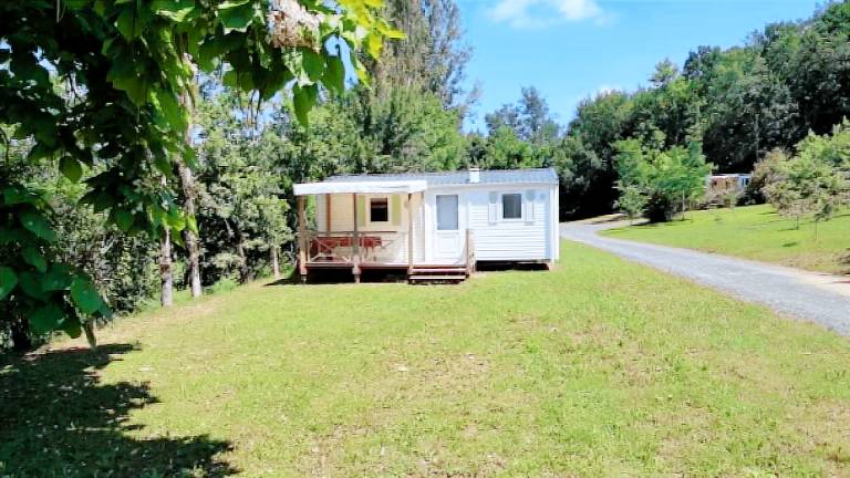 Camping with yard & pool — photo 3