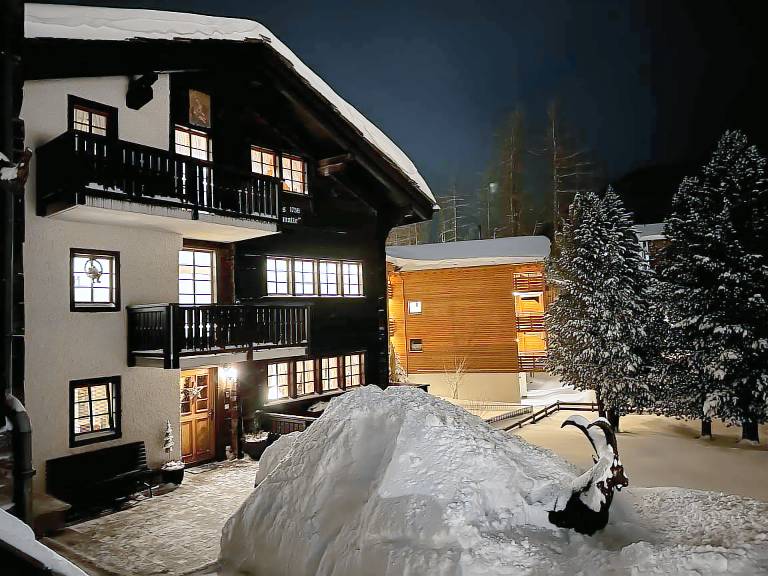 Ferienwohnung mit Hund in Saas-Fee f&uuml;r max. 4 Personen