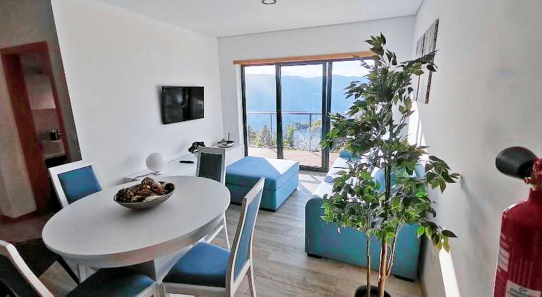 Apartment with private pool, garden & grill — photo 2