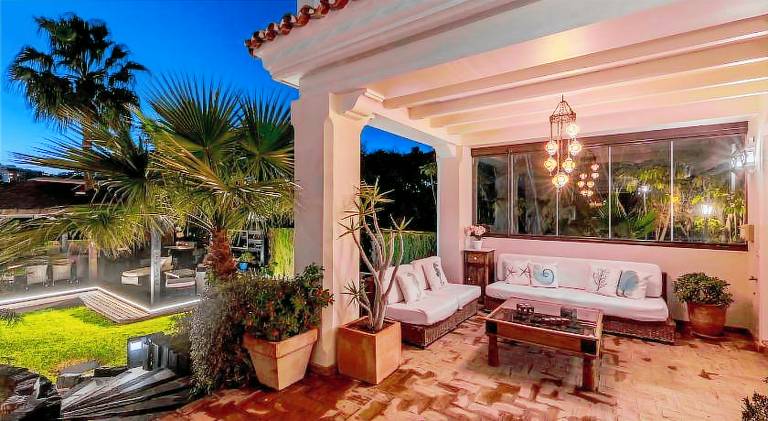 Ocean Views Luxury Villa next to beach — photo 4