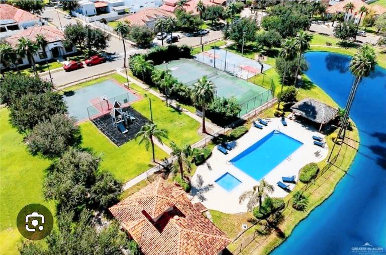 Apartment Cardona at Benston Lakes