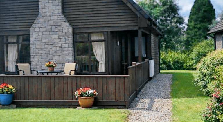 Chalet with 5 rooms for 10 persons in Galway