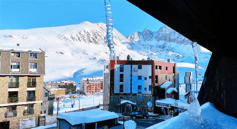 Fully equipped wonderful rental apartment with patio | Next to the ski | Good for workation | Pets are welcome — photo 2
