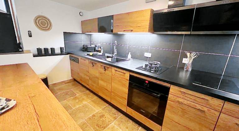 Fully equipped lovely house with terrace & grill | Suitable for remote work | Pets allowed — photo 5