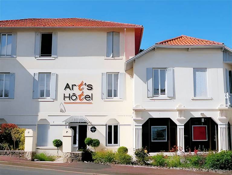 The Originals Boutique, La Villa Ouest & Spa Royan Plage in Royan