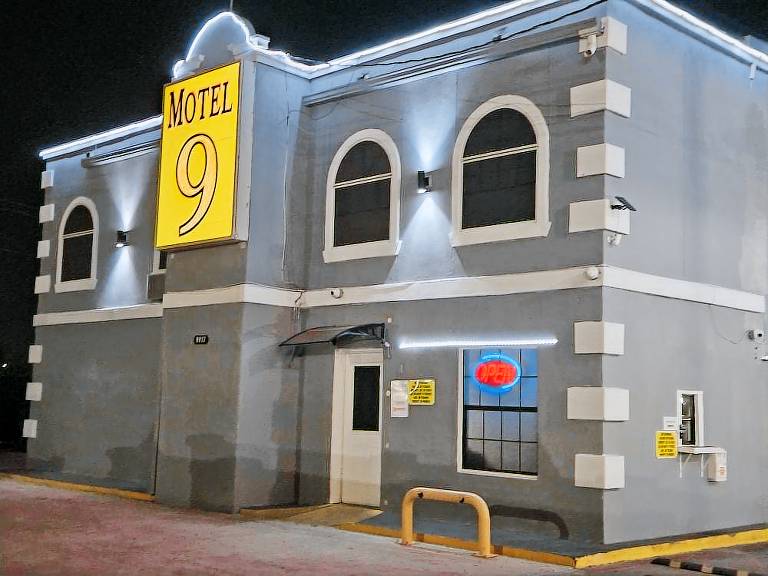 Motel 9 — photo 5