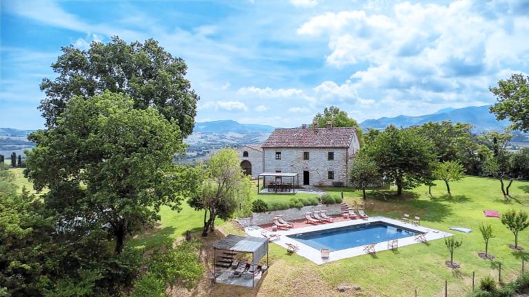 Family-oriented villa with barbeque, private pool & garden | Pets are welcome — photo 2