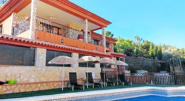 House with terrace, garden & barbecue — photo 3