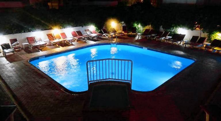 Serviced apartment with garden & pool — photo 3