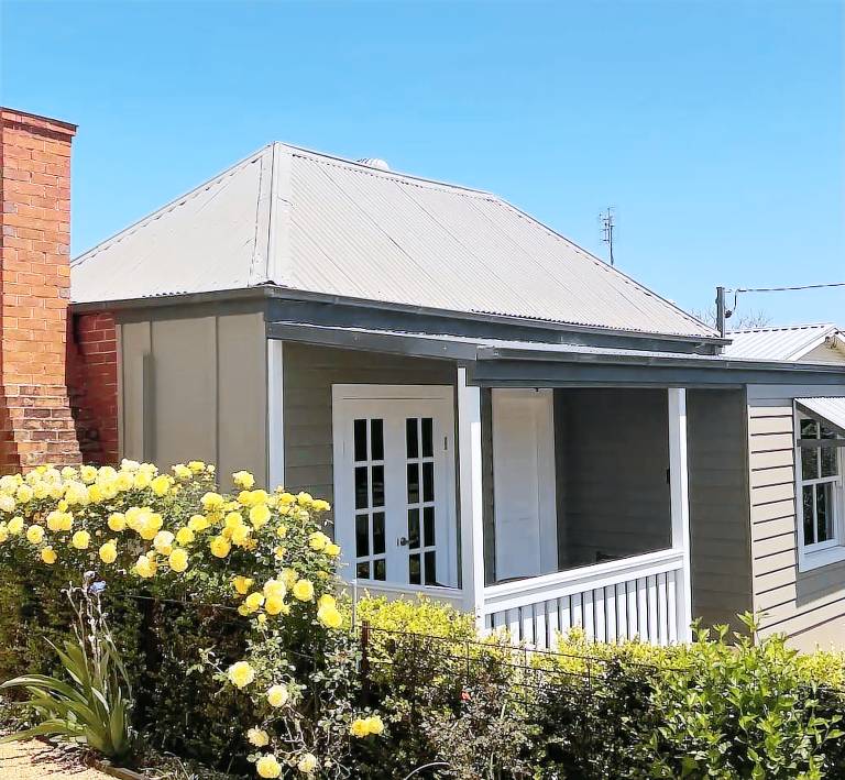 House  Cowra