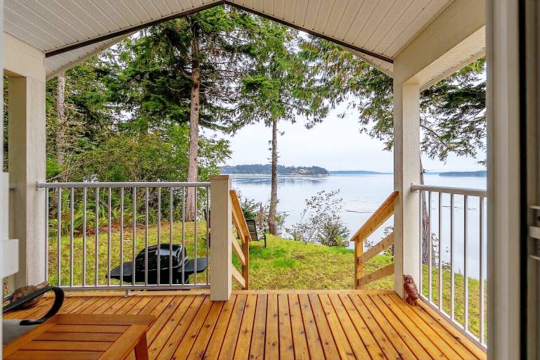 Cottage Alert Bay