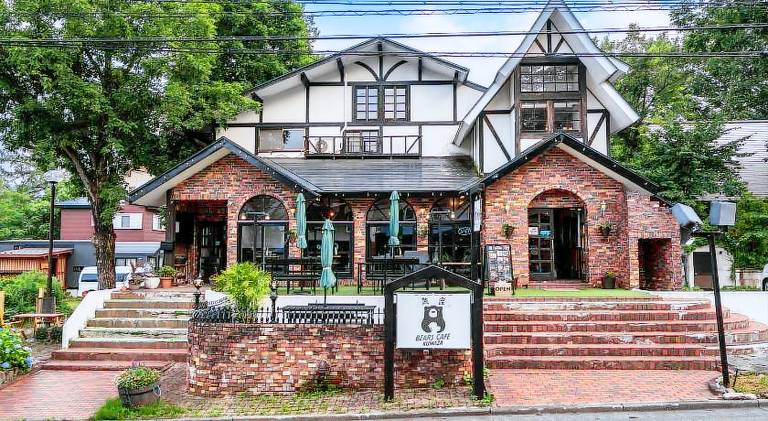 The Bears Lodge — photo 3