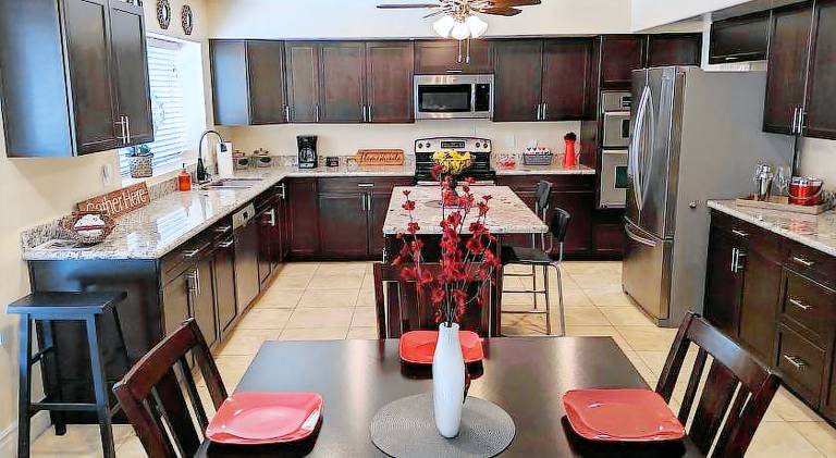 Charming vacation home with hot tub & private pool | Pets are welcome — photo 3