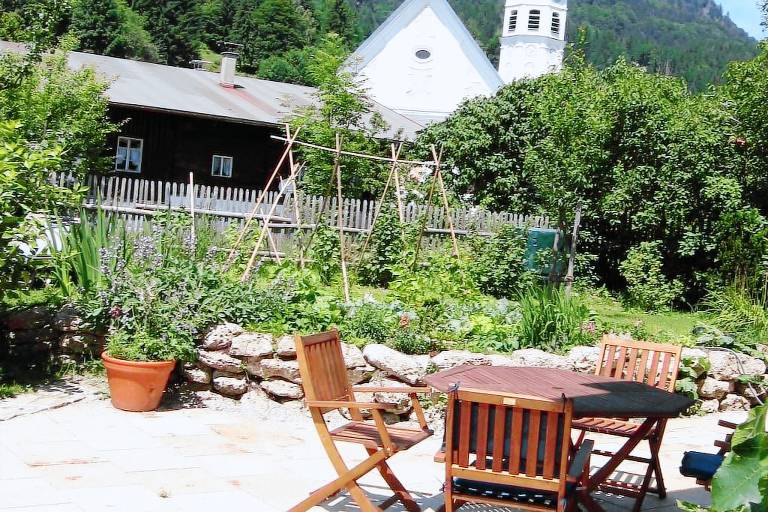 Vacation home with terrace, BBQ & sauna — photo 3