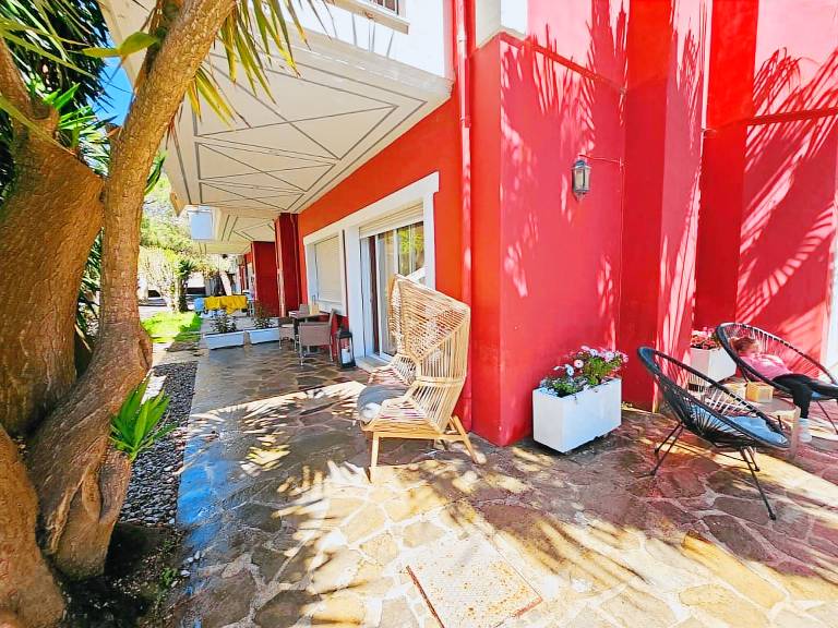 Vacation home with yard, grill & private pool | Pool view — photo 4