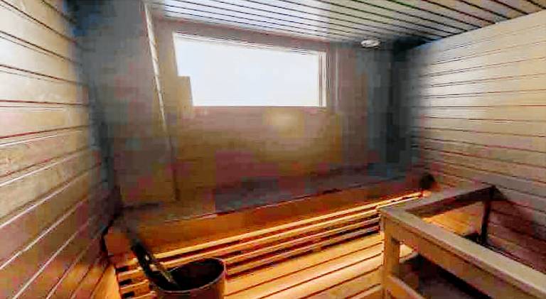 Cozy private room with free parking and sauna — photo 4