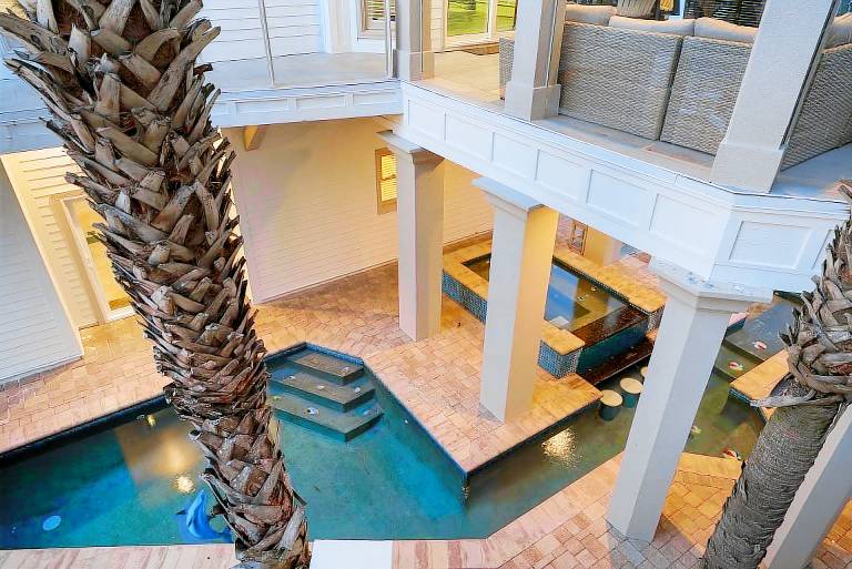 House with BBQ & private pool | Water view — photo 2
