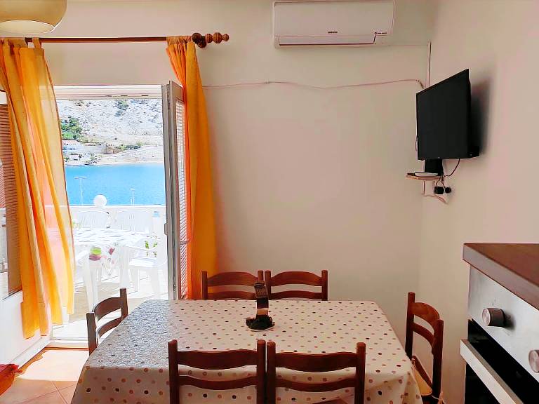 Fully equipped beautiful rental apartment with terrace, garden & grill | Sea view | Dogs allowed — photo 2