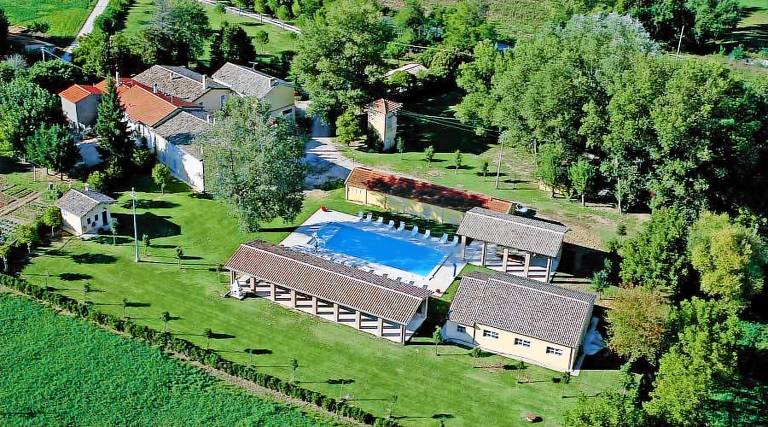 Agriturismo e casa vacanza con piscina e parco ideale per gruppi e famiglie Mulino del Vescovo — photo 2