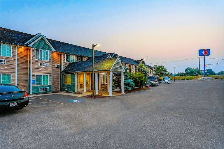 Motel 6 Idaho Falls, ID - Snake River in Idaho Falls, ID
