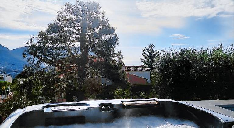 Rental apartment with pool & hot tub in Cassis