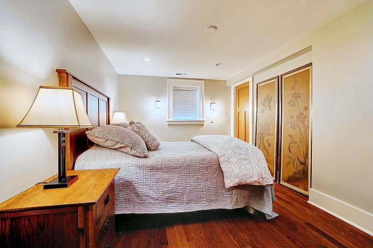 Apartment  Queen Anne