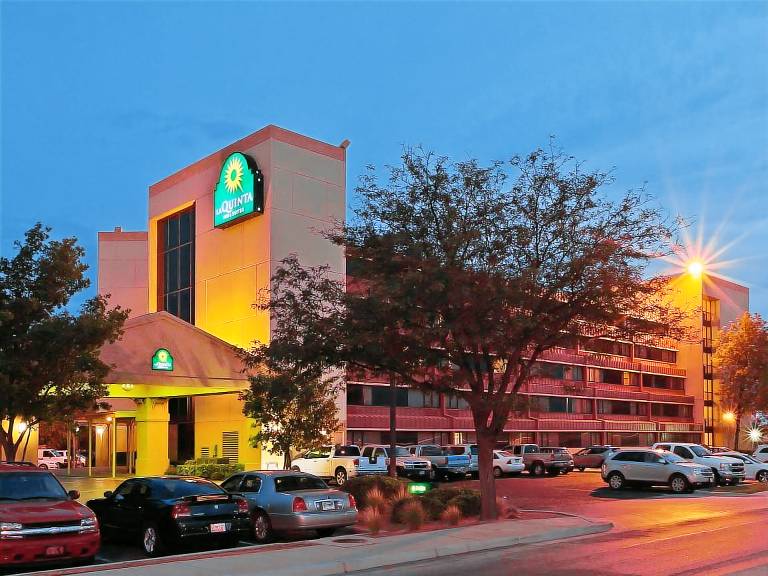 La Quinta Inn & Suites by Wyndham Lubbock West Medical Centr in Lubbock, TX