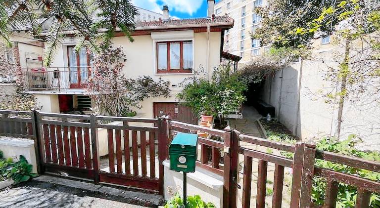 P1- Maison 2min metro PARIS-EXPO 3 chambres 3 lits in Clamart