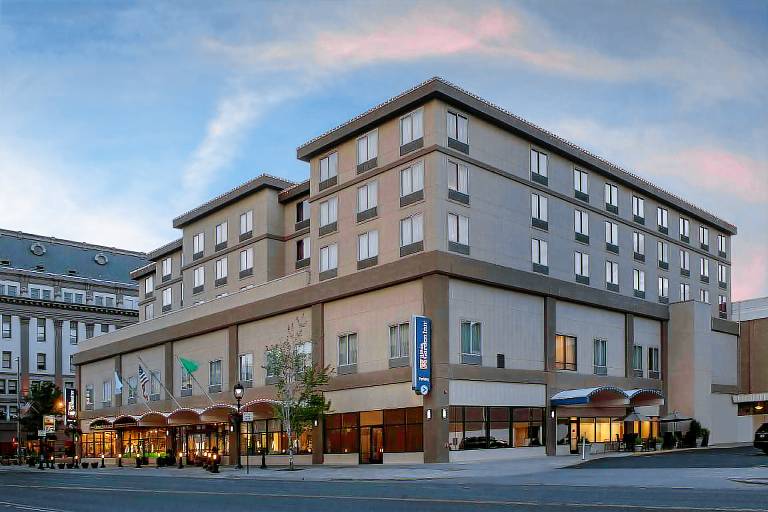 Hilton Garden Inn Yakima Downtown in Yakima, WA