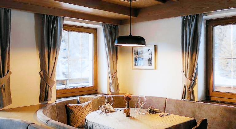 Beautiful serviced apartment with sauna, patio & yard | Perfect for remote work | Dogs allowed — photo 5