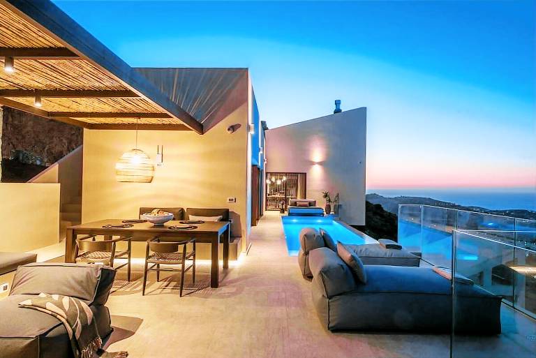 Family-friendly villa with barbecue, garden & hot tub | Suitable for remote work | Pet-friendly — photo 5
