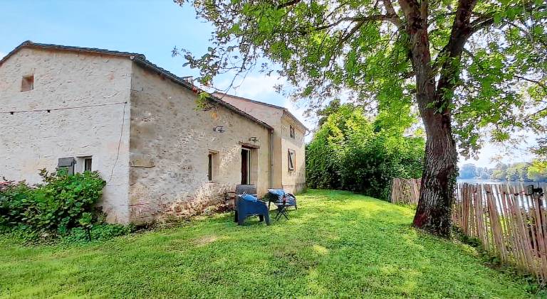 Vacation home with barbecue, patio & garden | Pets allowed in Libourne