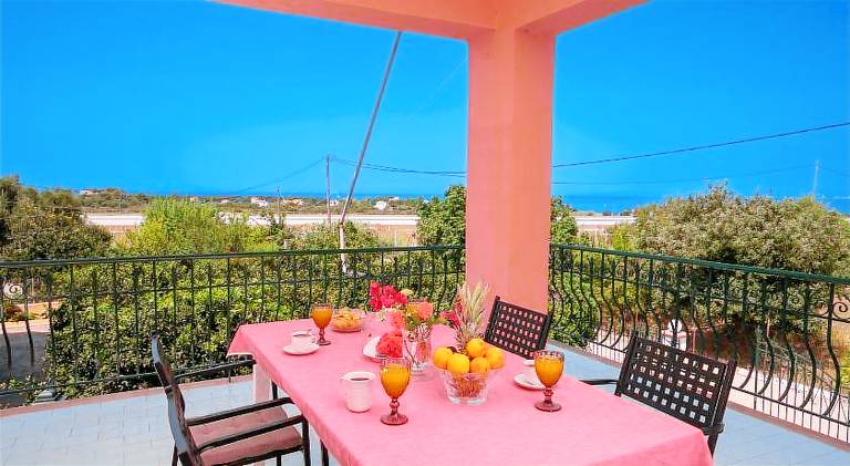 Apartment with patio | Suitable for remote work — photo 5