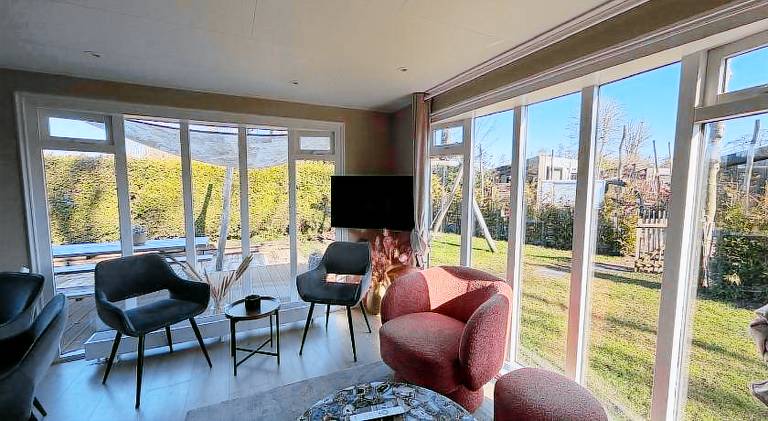 Luxe 8-Persoons Veluwe Wellness Chalet met Prive Jacuzzi & Sauna - Gemeenschappelijk Zwembad - Voort — photo 5