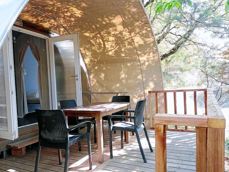 Bungalow with patio & pool | Pets are welcome — photo 5