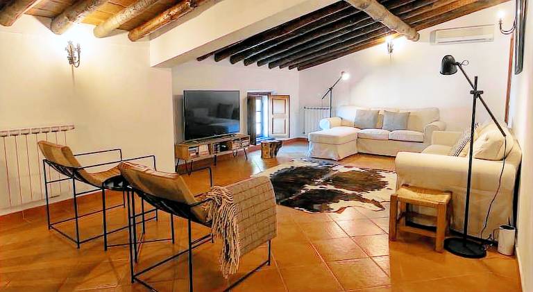 Child-friendly charming villa with barbecue, private pool & yard | Pet-friendly — photo 2