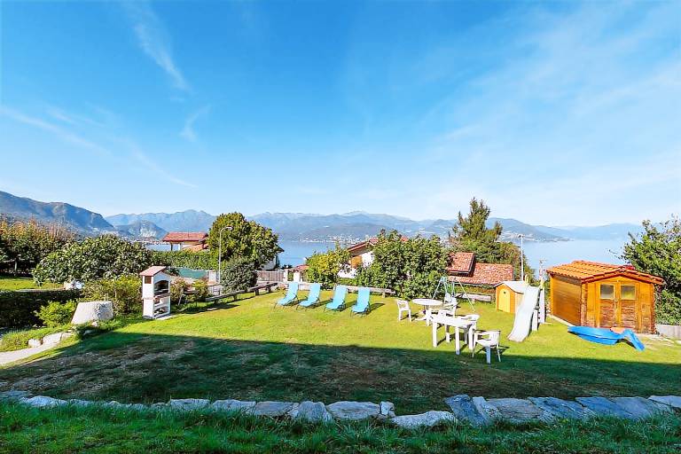 Fully equipped wonderful rental apartment with patio, BBQ & garden | Pets are welcome — photo 3