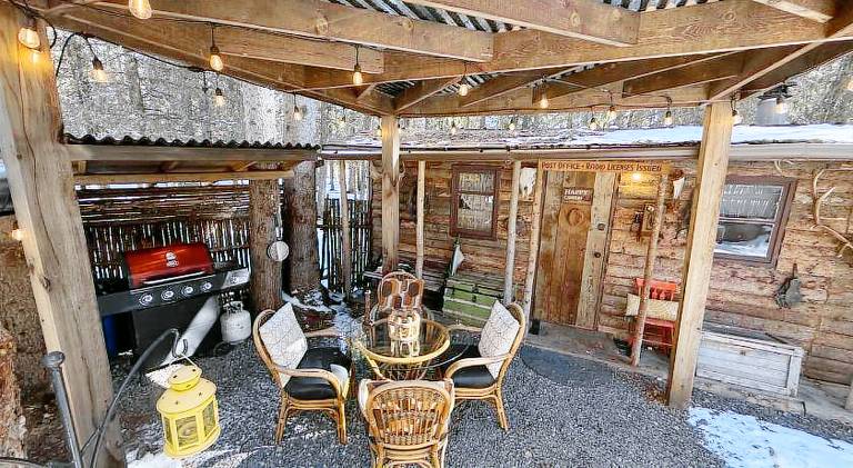 Rustic Cozy Cabin with hot tub — photo 4