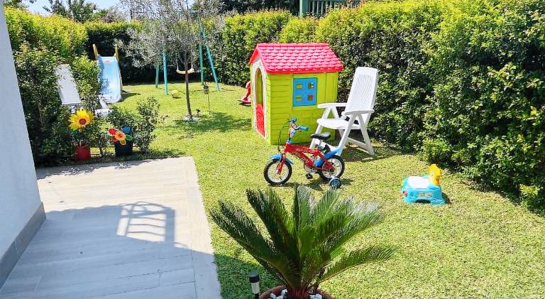 Rental apartment with garden, BBQ & terrace in Riposto