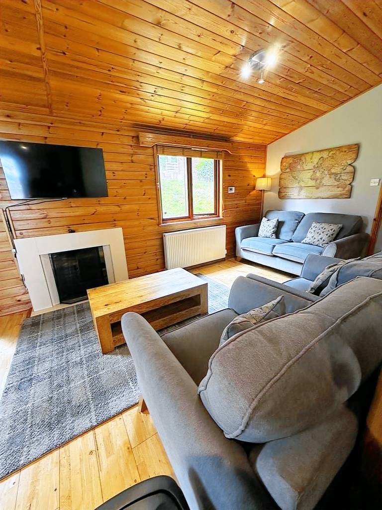 Serene Watermouth Cabin Retreat with Hot Tub & Stunning Coastal Views — photo 3