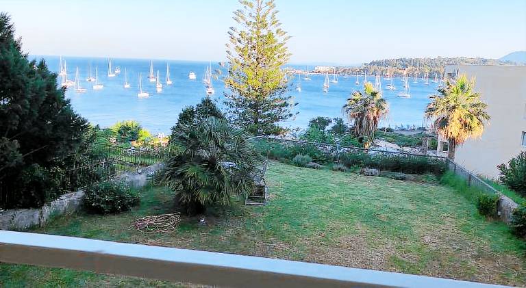 Fully equipped pleasant holiday apartment with patio, yard & jacuzzi | Suitable for remote work | Pets are welcome in Corfu