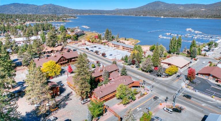 Robinhood Resort in Big Bear Lake, CA