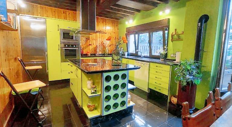 House with yard, barbeque & patio | Pets are welcome — photo 3