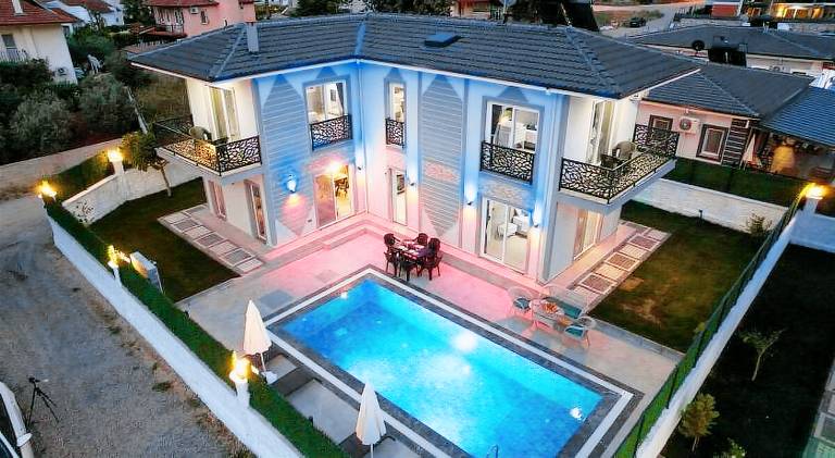 Villa with pool | Pets are welcome — photo 3