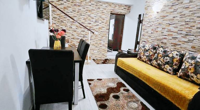 Rental apartment with patio — photo 3