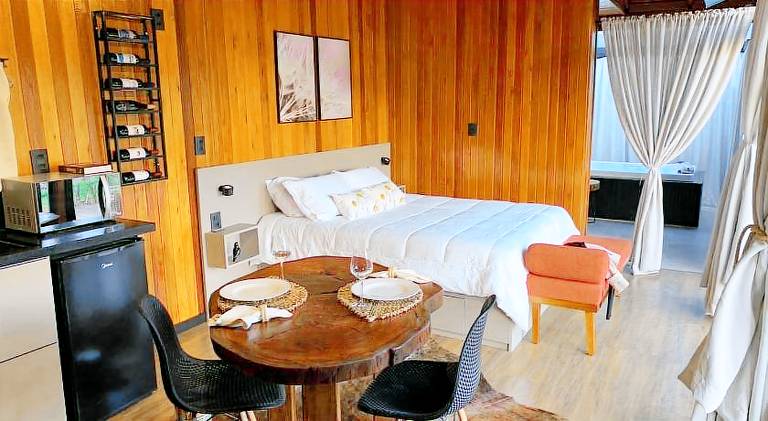 Charming lodge with hot tub & garden | Dogs allowed — photo 2