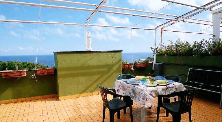 Apartment with pool — photo 4