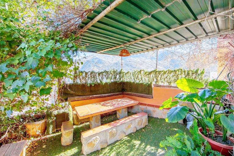 Child-friendly house with BBQ, pool & fast internet | Mountain view | Good for workation | Pets allowed — photo 2