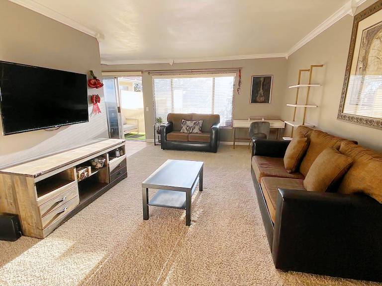 Condo  La Verne